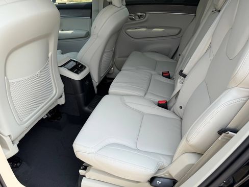 New 2026 Volvo XC90 T8 Ultra w/ Protection Package Premier AWD/4WD image 25