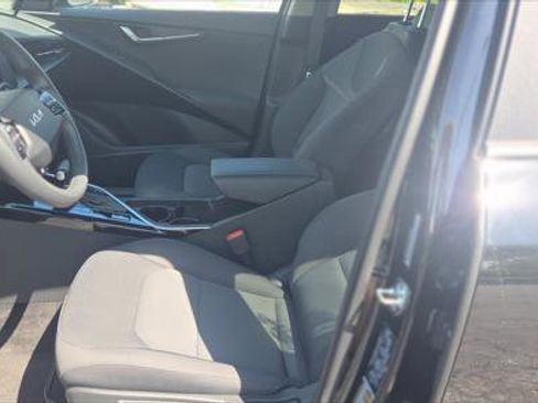 Used 2026 Kia Niro LX FWD image 12