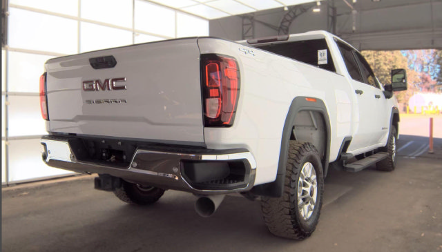 Used 2023 GMC Sierra 2500 Pro w/ Gooseneck/5TH Wheel Package AWD/4WD image 4