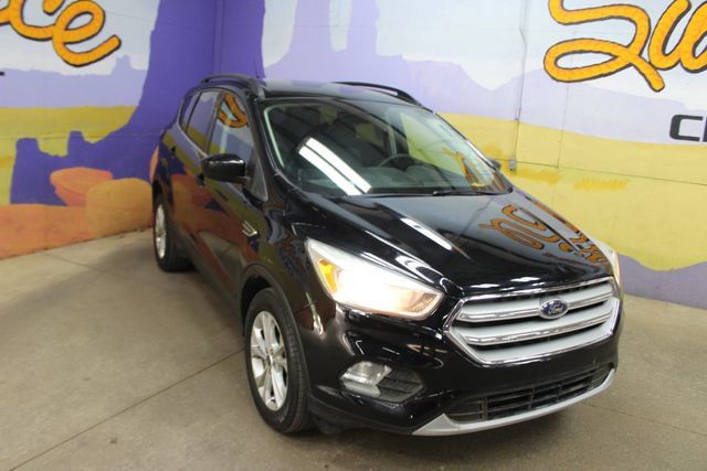 Used 2018 Ford Escape SE w/ SE SYNC Package FWD image 2