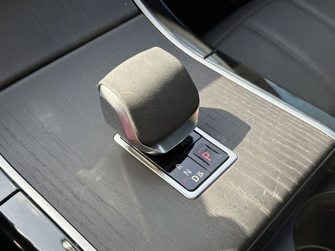 Used 2025 Land Rover Range Rover Evoque Dynamic SE image 29