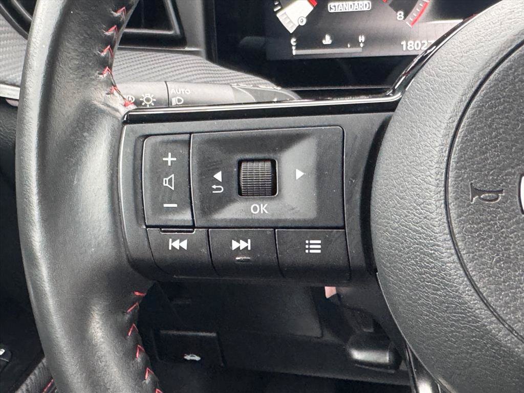 Used 2025 Nissan Kicks SR AWD/4WD image 16