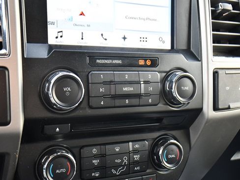 Used 2017 Ford F350 Lariat image 27