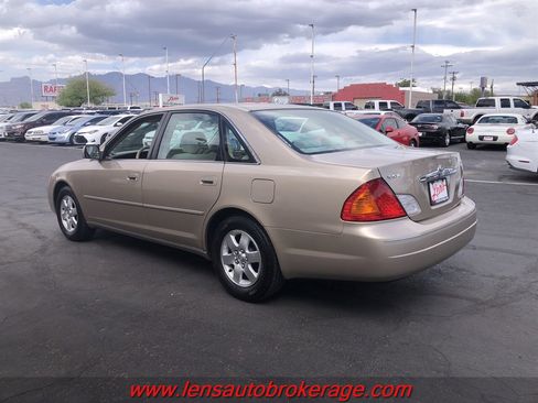 Used 2001 Toyota Avalon XLS image 6