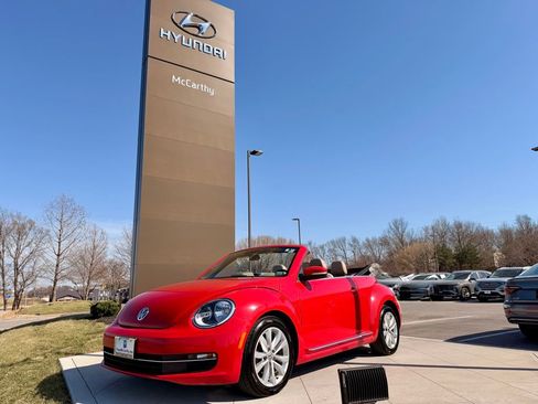 Used 2013 Volkswagen Beetle TDI image 2