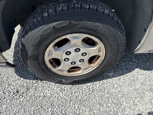 Used 2004 Chevrolet Silverado 1500 LS image 7