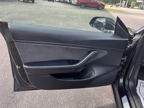 Used 2018 Tesla Model 3 Long Range AWD/4WD image 17