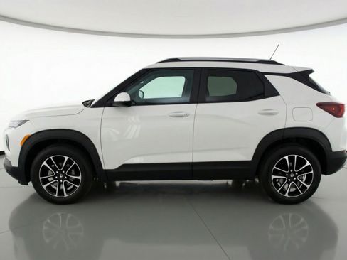 Used 2025 Chevrolet TrailBlazer LT FWD image 5