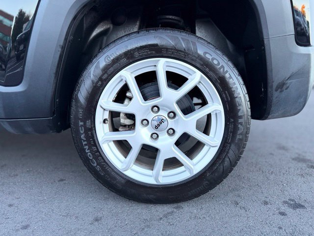 Used 2023 Jeep Renegade Latitude w/ Premium Group AWD/4WD image 29