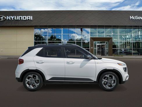 New 2026 Hyundai Venue SEL FWD image 7