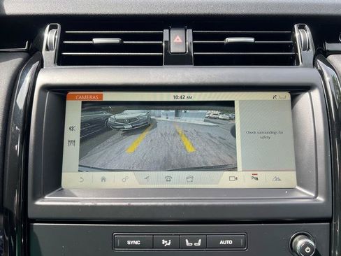 Used 2018 Land Rover Discovery SE AWD/4WD image 19