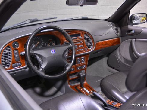 Used 2001 Saab 9-3 SE image 32
