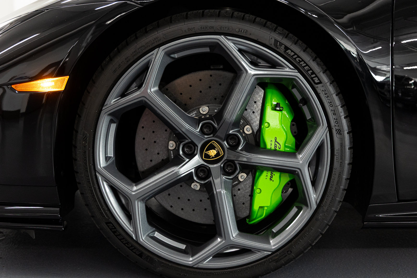 Used 2023 Lamborghini Huracan Tecnica RWD image 17