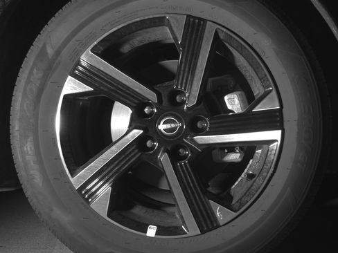 Used 2025 Nissan Sentra SV FWD image 13