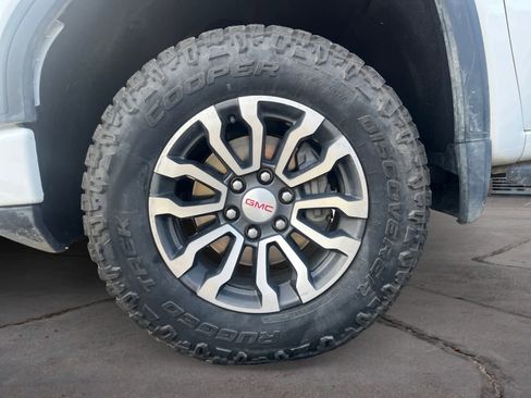 Used 2022 GMC Sierra 1500 AT4 w/ AT4 Premium Package image 14