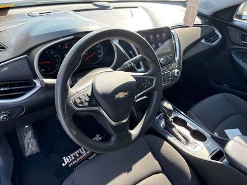 Used 2023 Chevrolet Malibu LT FWD image 3