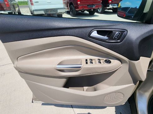 Used 2017 Ford Escape SE w/ SE Leather Comfort Package FWD image 11