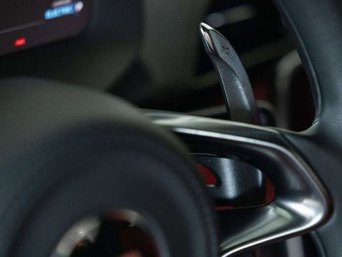 Used 2023 McLaren Artura image 15