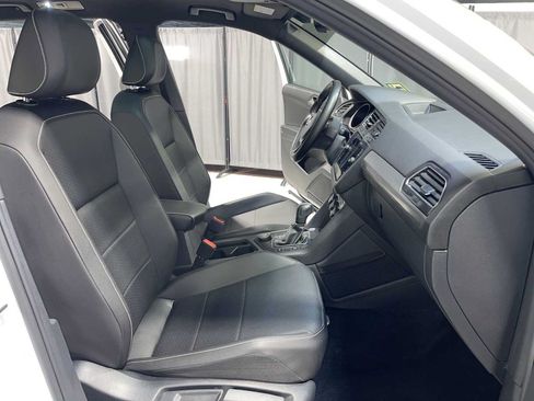 Used 2021 Volkswagen Tiguan SE R-Line AWD/4WD image 14