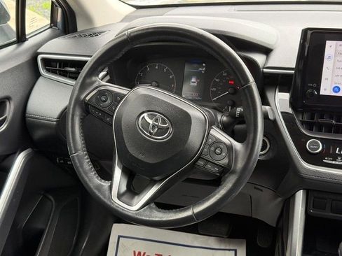 Used 2023 Toyota Corolla Cross LE AWD/4WD image 14