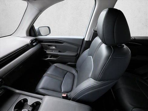 Used 2025 Honda Pilot EX-L image 19