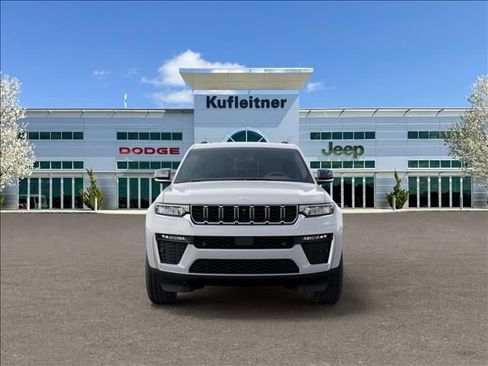 New 2026 Jeep Grand Cherokee Limited w/ Luxury Tech Group II AWD/4WD image 6