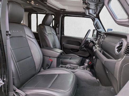 Used 2023 Jeep Wrangler Sahara w/ Cold Weather Group image 21