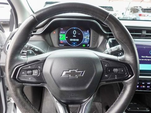 Used 2022 Chevrolet Bolt EUV LT w/ Comfort Package image 12
