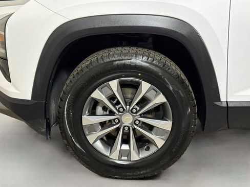 Used 2026 Chevrolet Equinox LT w/ Convenience Package II FWD image 29