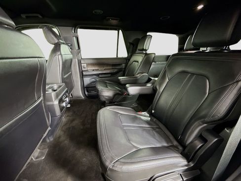 Used 2021 Ford Expedition Limited image 11