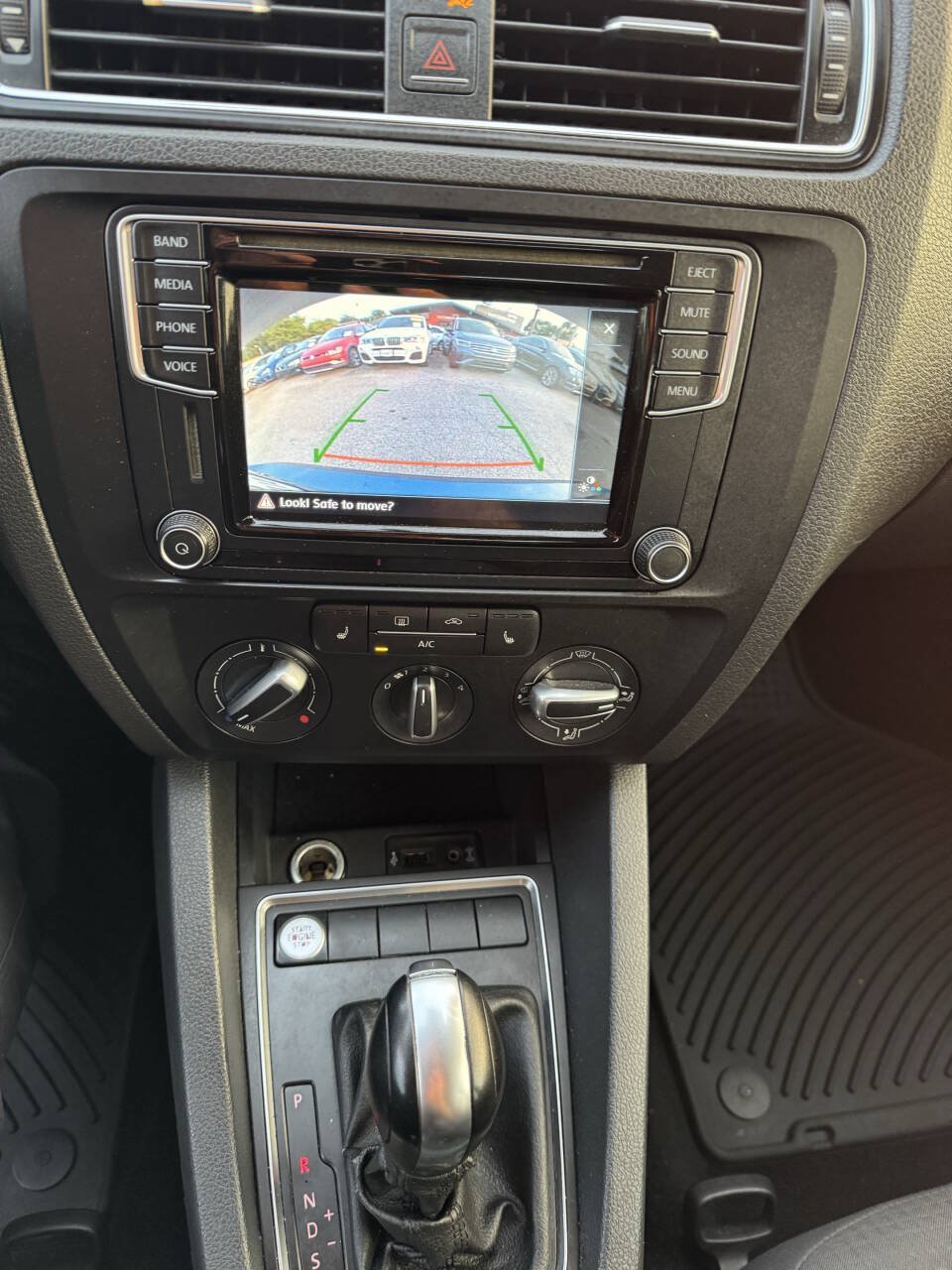 Used 2016 Volkswagen Jetta SE FWD image 27