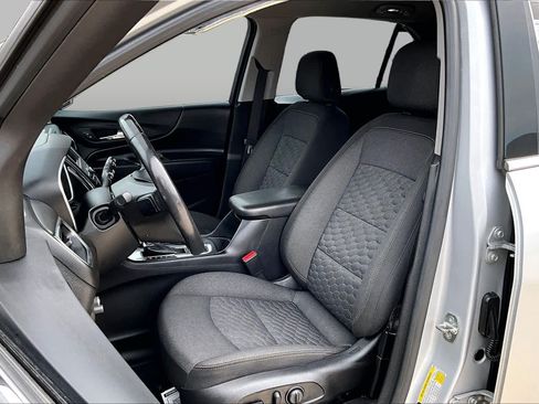 Used 2019 Chevrolet Equinox LT w/ LPO, Cargo Package FWD image 8
