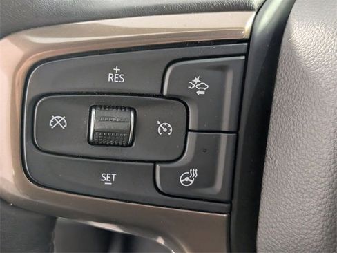 Used 2021 Chevrolet Silverado 2500 High Country w/ Technology Package image 17