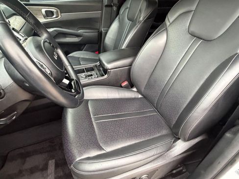 Used 2023 Kia Sorento EX w/ Panoramic Sunroof Package FWD image 23