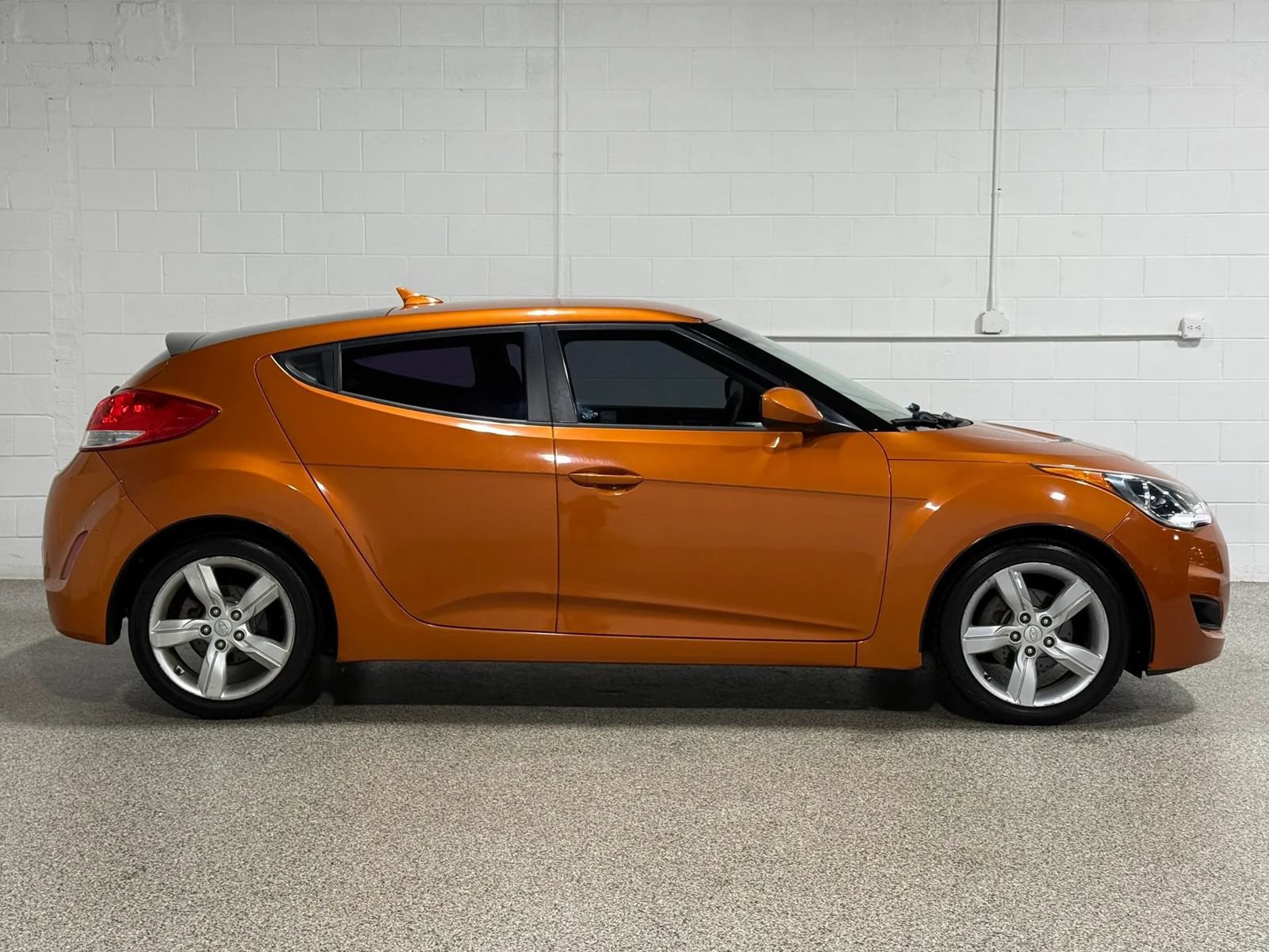 Used 2012 Hyundai Veloster FWD image 5