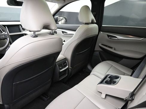 Used 2023 INFINITI QX50 Luxe FWD image 32