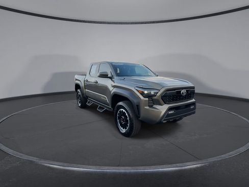 Used 2025 Toyota Tacoma TRD Off-Road AWD/4WD image 2