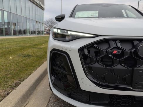 New 2025 Audi SQ5 Prestige image 37