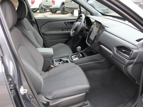 Used 2025 Subaru Forester Premium AWD/4WD image 36