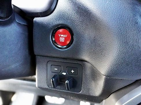Used 2025 Toyota Tundra Limited w/ TRD Off-Road Package AWD/4WD image 32