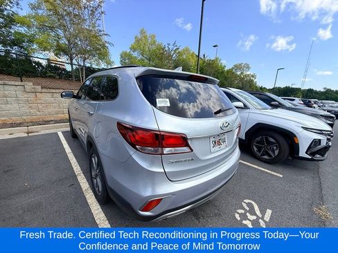 Used 2017 Hyundai Santa Fe SE AWD/4WD image 3