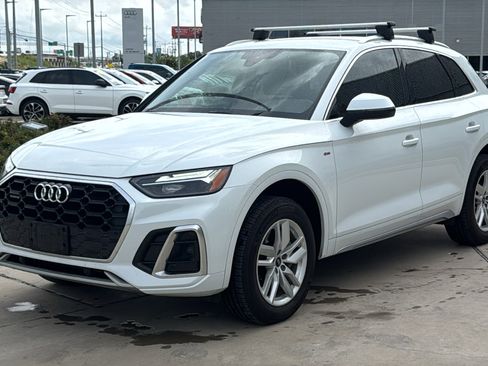 Used 2023 Audi Q5 2.0T Premium w/ Convenience Package AWD/4WD image 3