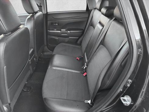 Used 2024 Mitsubishi Outlander SE image 15