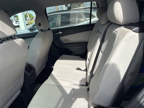 Used 2019 Volkswagen Tiguan SE image 5