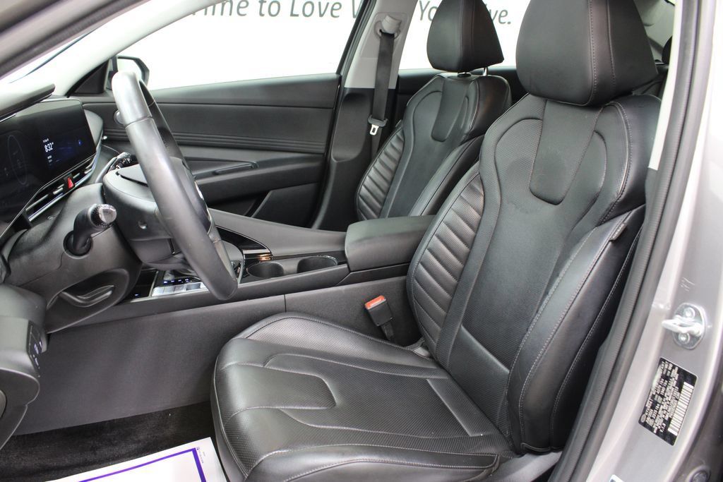 Used 2024 Hyundai Elantra Limited FWD image 16