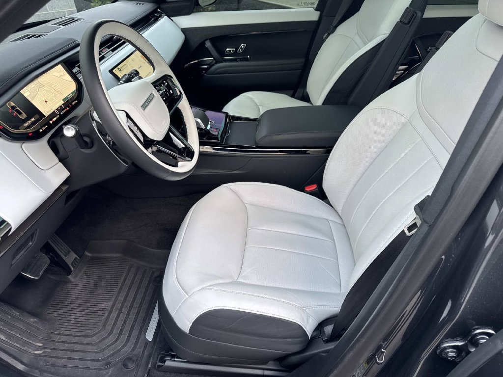 Used 2024 Land Rover Range Rover Sport Dynamic SE AWD/4WD image 21