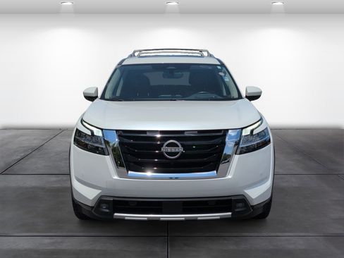 Used 2023 Nissan Pathfinder Platinum AWD/4WD image 6