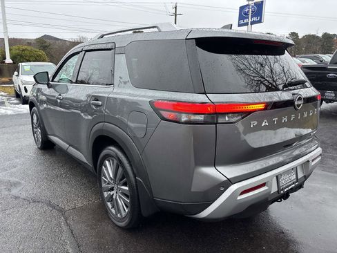 Used 2025 Nissan Pathfinder SL w/ SL Premium Package image 5