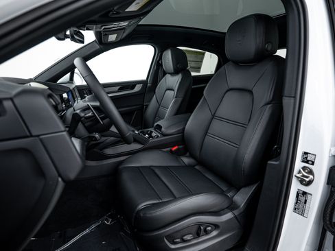 New 2026 Porsche Cayenne E-Hybrid Coupe image 5