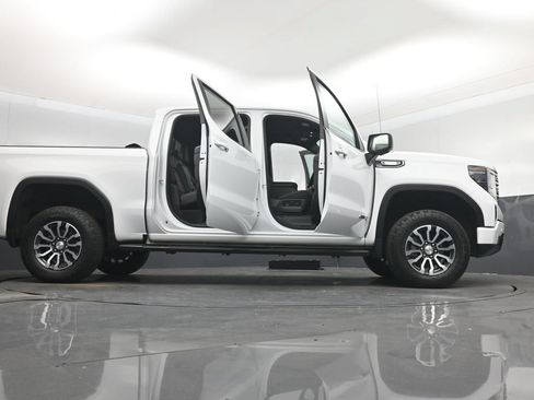 Used 2023 GMC Sierra 1500 AT4 w/ AT4 Preferred Package AWD/4WD image 7